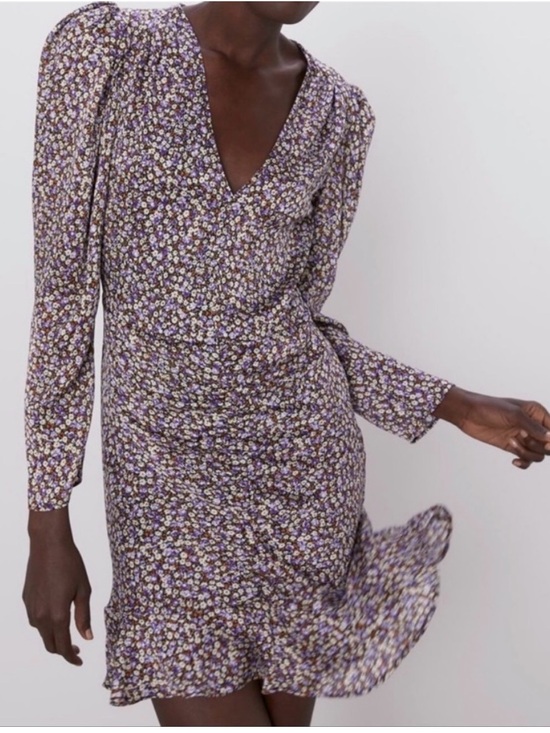 Zara Dresses & Skirts - Zara Purple Floral V-Neck Long Sleeve Mini Dress